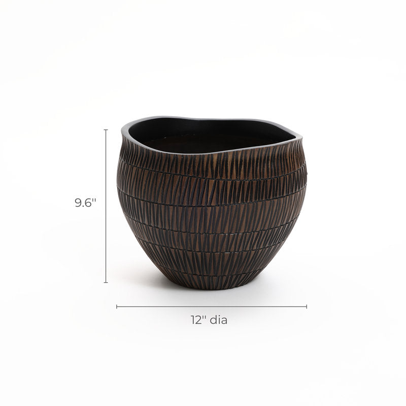 Brown V-Pattern Polyresin Round